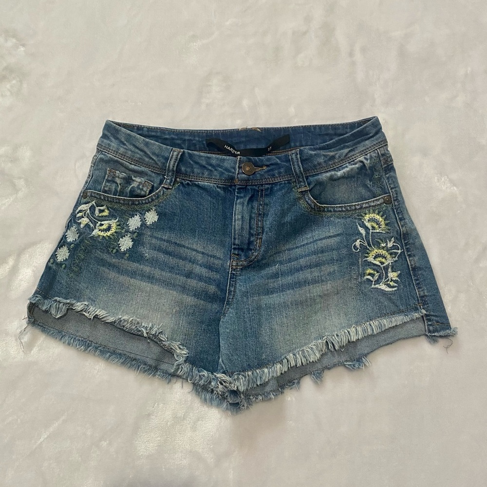 🌸 Embroidered Shorts